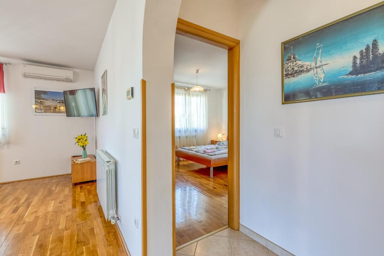 Apartment Complex Silva Ровинь Экстерьер фото