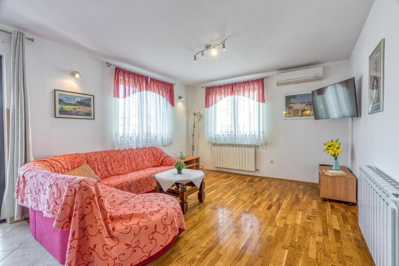 Apartment Complex Silva Ровинь Экстерьер фото