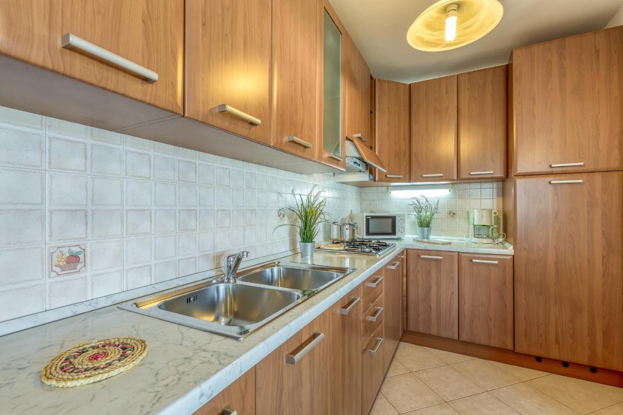 Apartment Complex Silva Ровинь Экстерьер фото