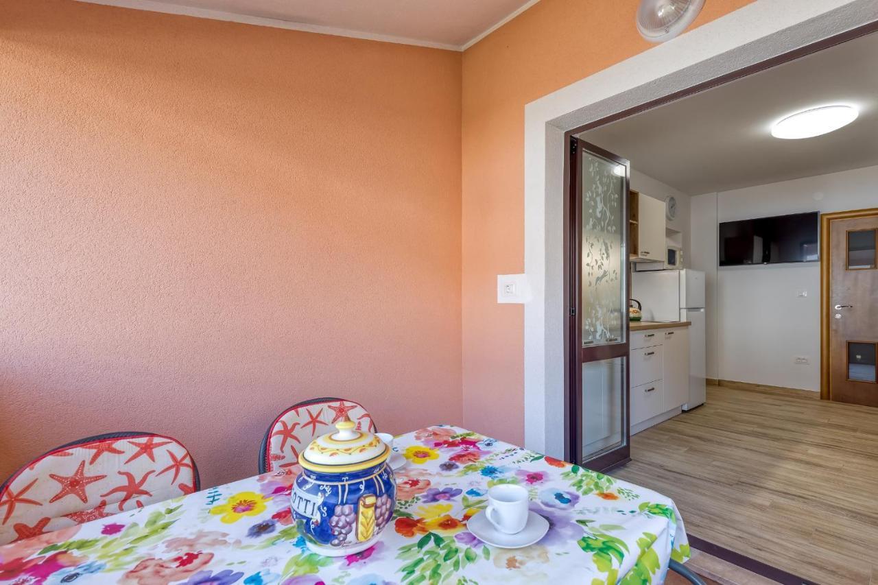 Apartment Complex Silva Ровинь Экстерьер фото