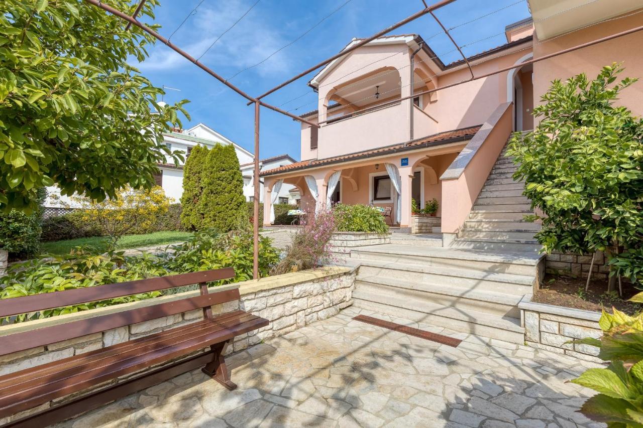 Apartment Complex Silva Ровинь Экстерьер фото
